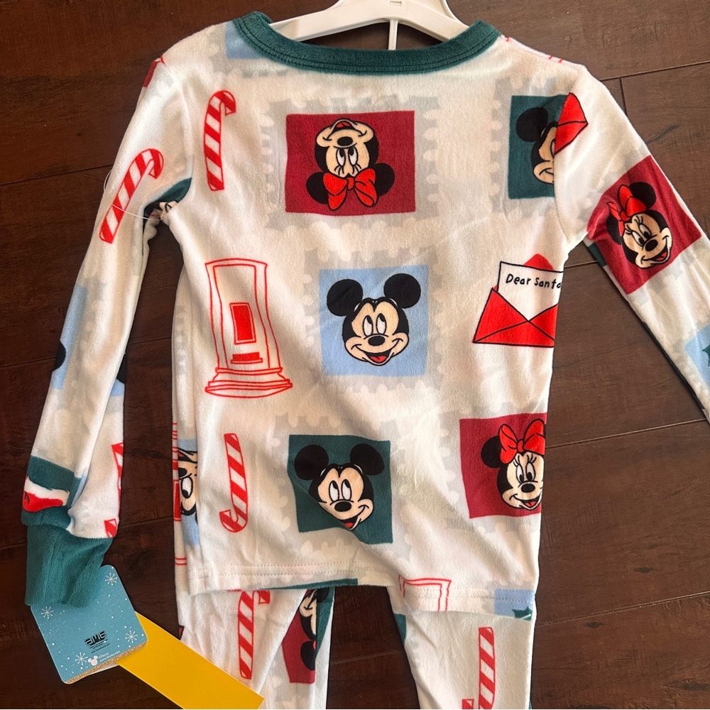 2pc Snuggly Soft Mickey And Minnie Christmas Pajama Set - Picture 6 of 6